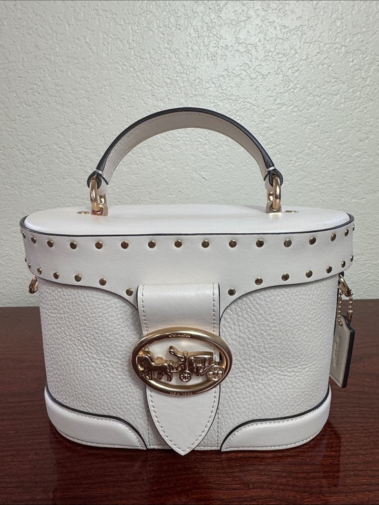 Coach Handbags - Coach Georgie Kay  Elegant Chalk Cream Leather Top Handle Purse.